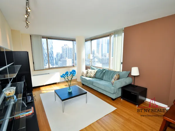 350 West 50th Street 32I image 2 of 12