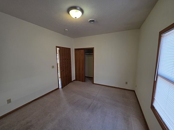 4th image of 611 W 4th St #3
