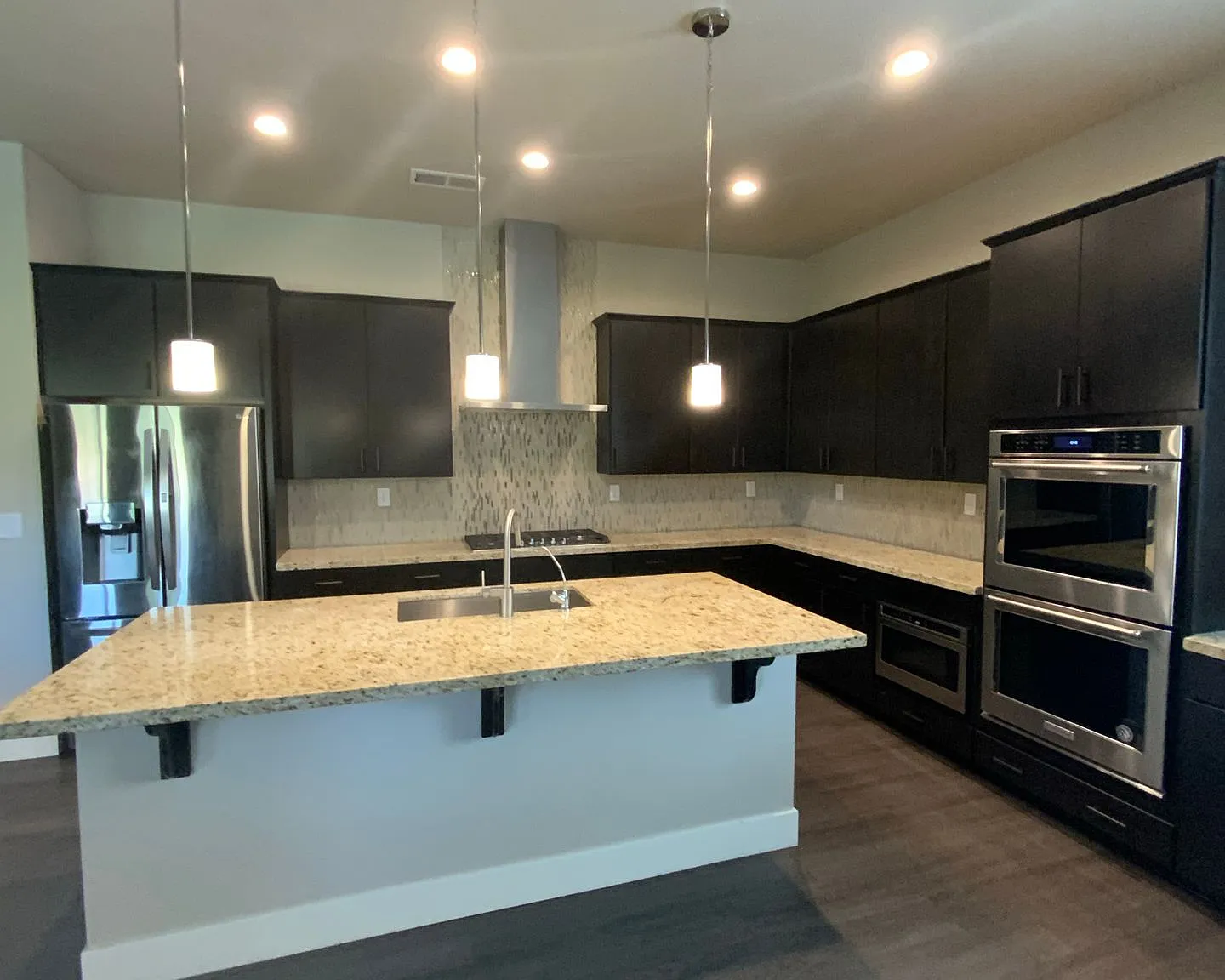 3 bed, 1613 sqft, $2,400 — Photo 3