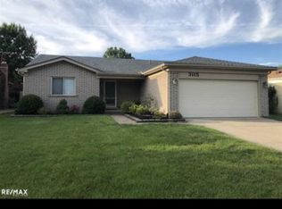 3115 Franklin Park Dr, Sterling Heights, MI 48310