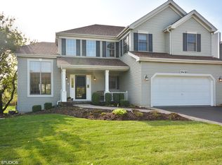 39W383 Weaver Ln, Geneva, IL 60134