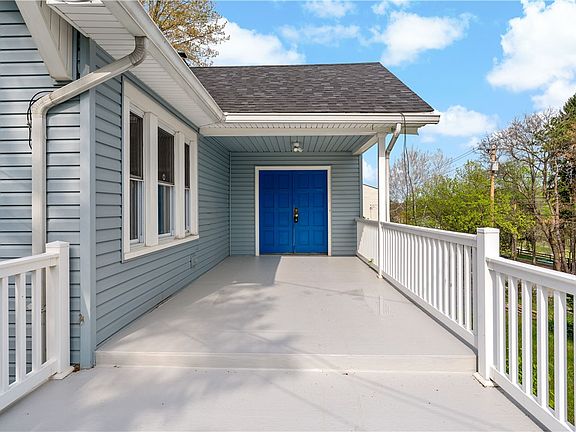 3rd image of 166 Warrendale Bakerstown Rd