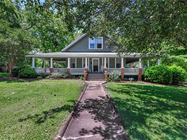205 W Mauldin St, Walhalla, SC 29691