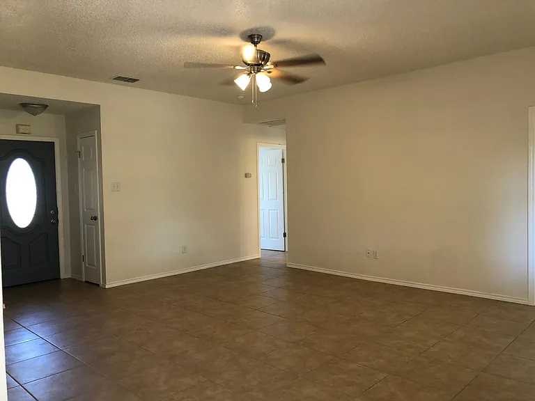 2644 Alana Ln — Photo 9