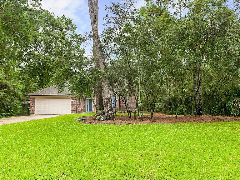 8 Greentwig Pl — Photo 35