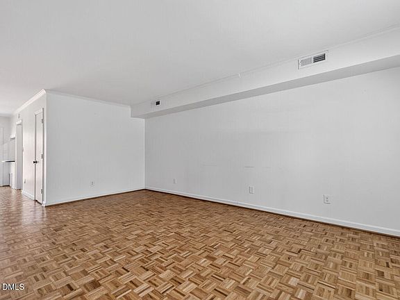3rd image of 3749 Jamestown Cir