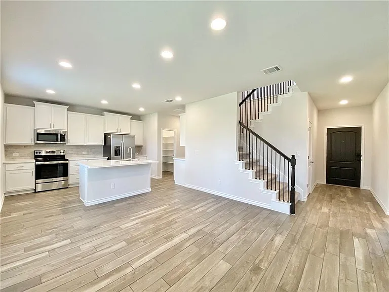 208 Caisson Trl — Photo 3