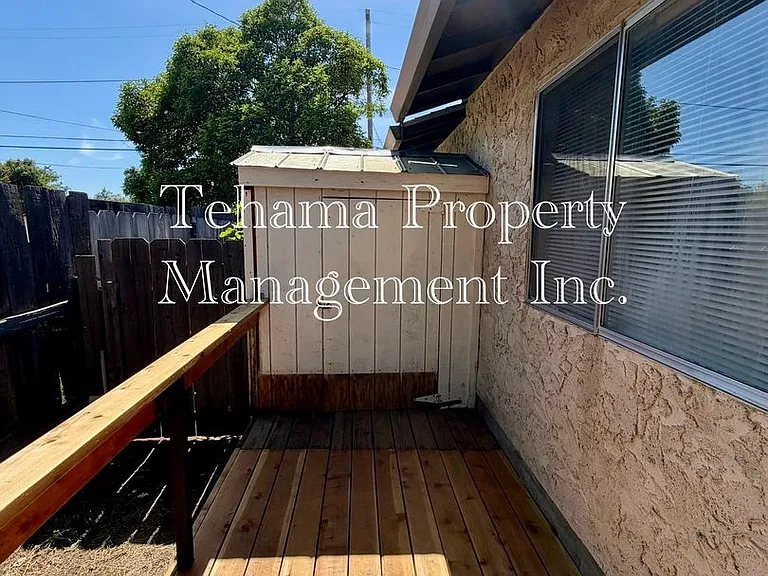 1527 Lincoln St — Photo 12
