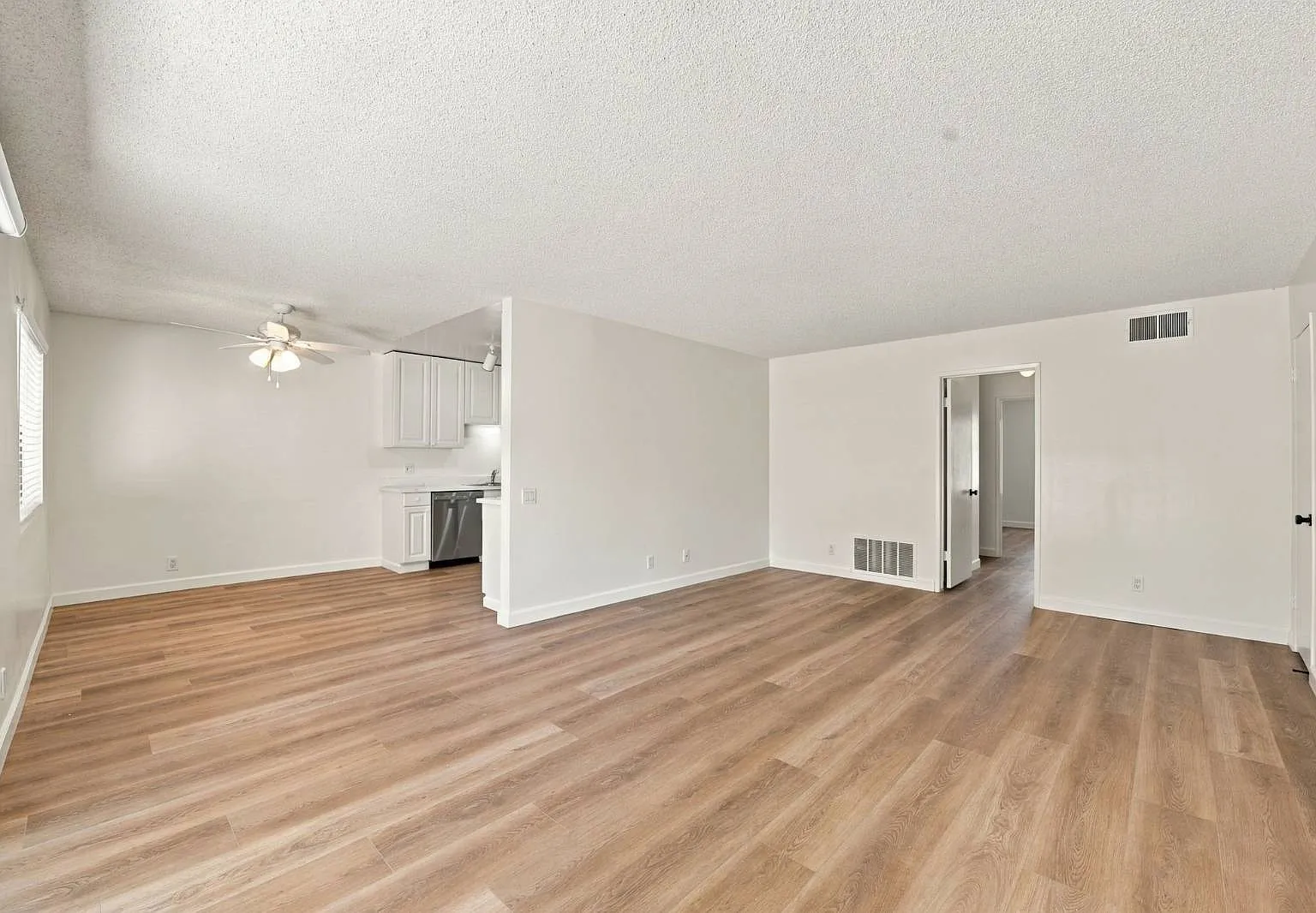 Granada Gardens Apartments — Photo 2