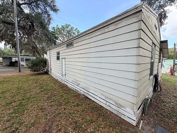 3rd image of 38035 Bridge Ave