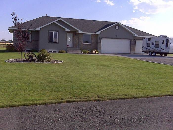 1st image of 3923 Spring Creek Dr