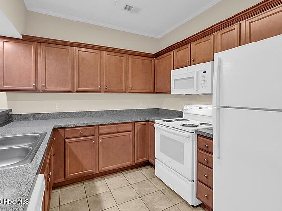 4th image of 148 Scotch Broom Drive #201
