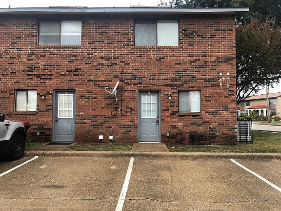 2nd image of 2826 Wimbledon Ct APT A