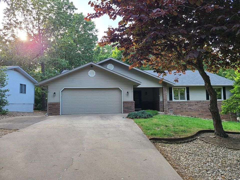 1st image of 11 Watchet Ln