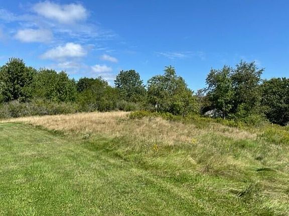 4th image of 1055 Middle Road