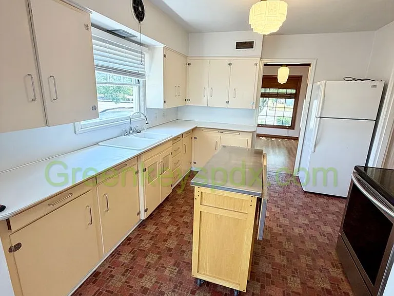 2101 N Rosa Parks Way — Photo 19