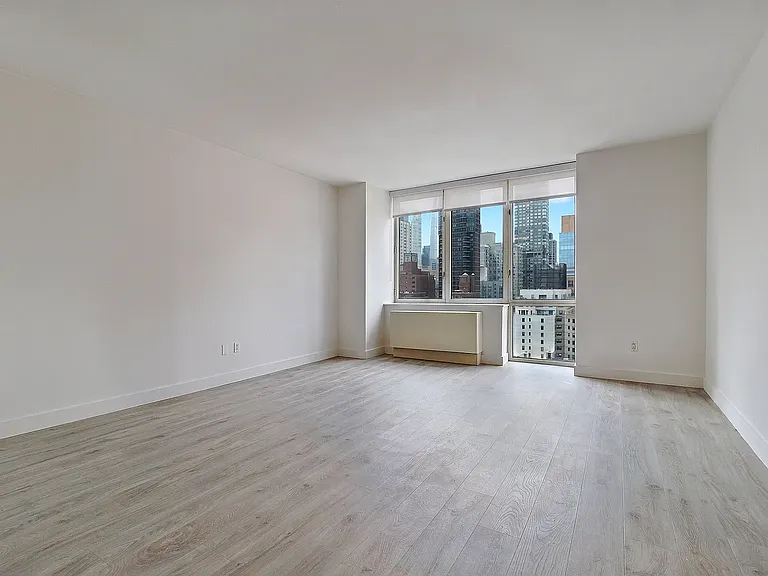 400 E 66th St #15D — Photo 1