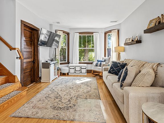2nd image of 3748 N Spaulding Ave