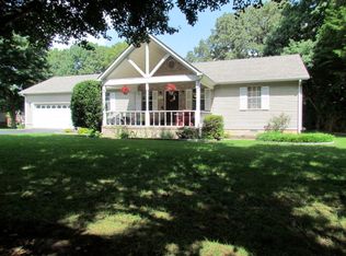 1009 Christmas Ln, Cookeville, TN 38501
