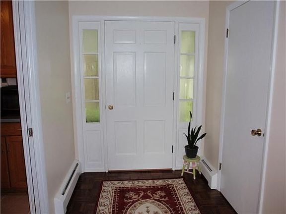 4th image of 5 Oak Leaf Ln