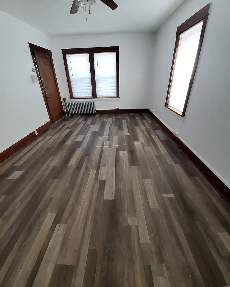 2 bed, 1.0 bath, $995 — Photo 3