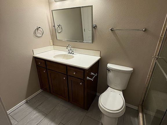 4th image of 820 Sandstone Dr