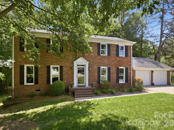 2011 Windlock Dr, Charlotte, NC 28270