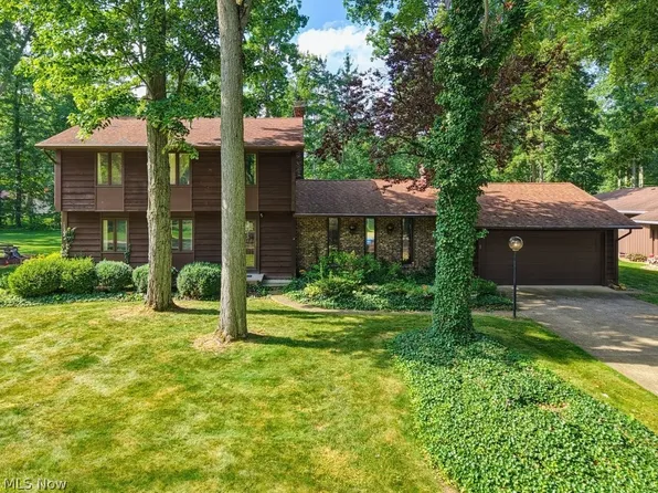 9110 Idlewood Dr, Mentor, OH 44060
