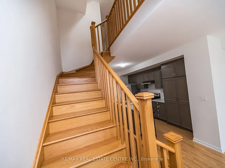 30 Lambert Ln — Photo 17