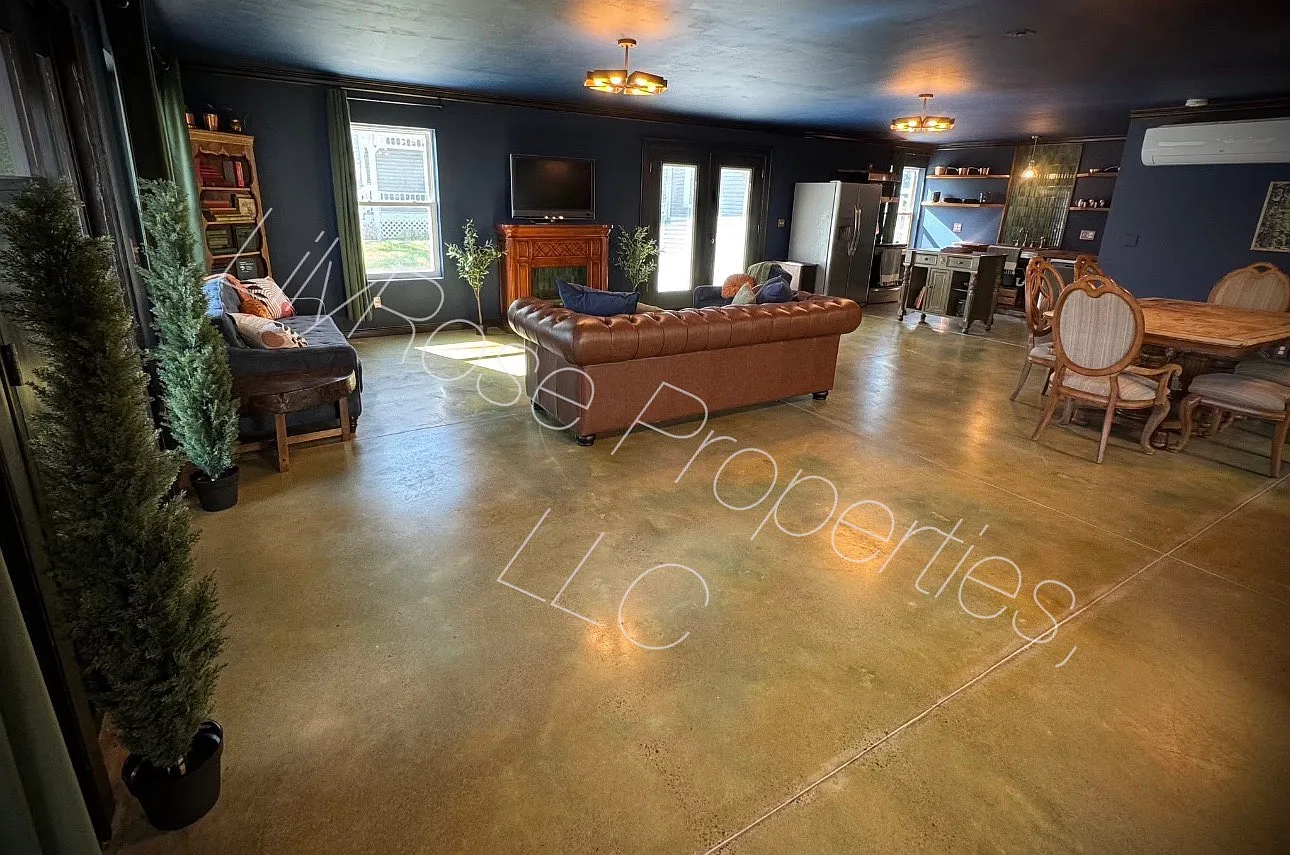 Studio, 1000 sqft, $1,300 — Photo 3