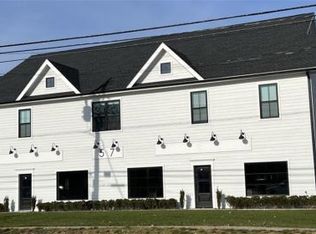 57 W Main St APT 1, Clinton, CT 06413