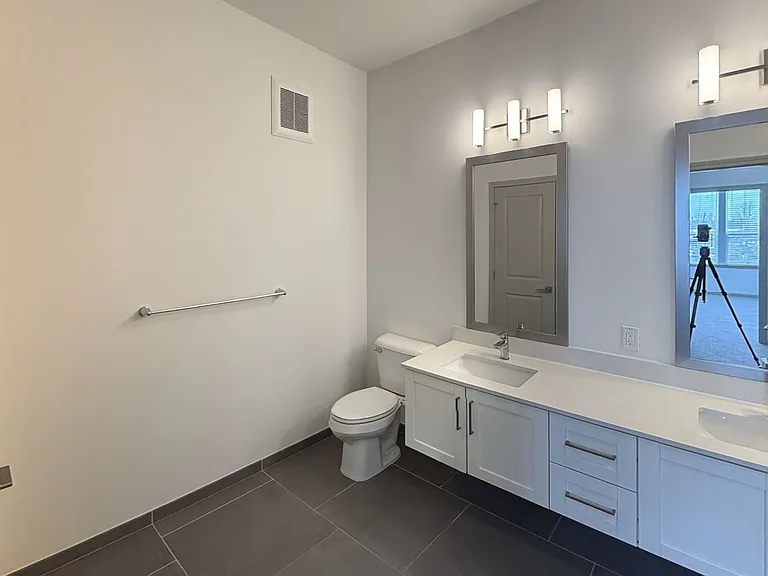Residences at The Promenade — Photo 112