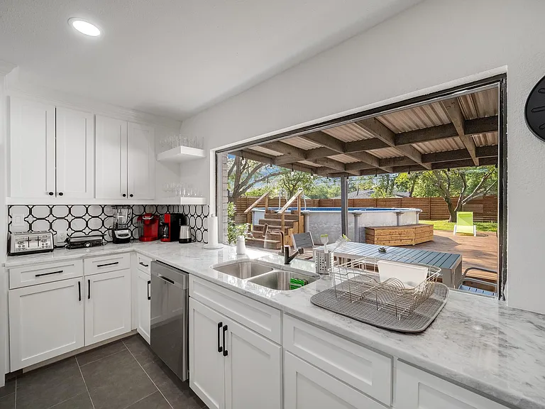 313 Melorine Dr — Photo 38