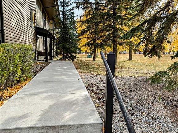 4th image of 6108 W 53rd St #204