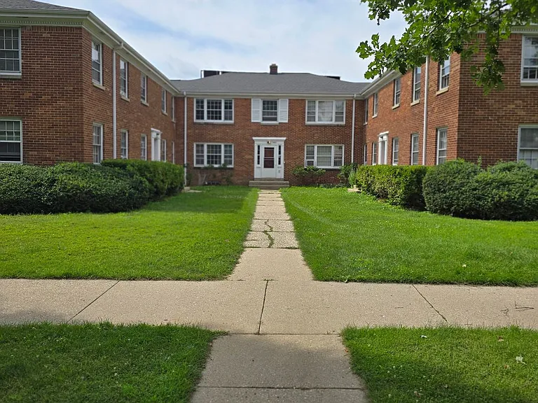 5515-5519 W Martin Dr — Photo 19