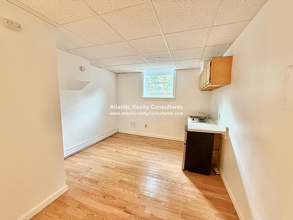2nd image of 405 Beacon St APT A