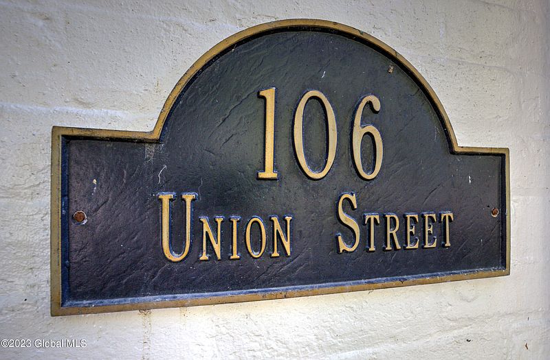 3rd image of 106 Union Street