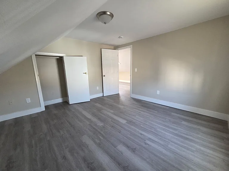 1441 Pleasant St #3 — Photo 5