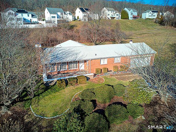 2nd image of 76 Gaylord Mountain Road