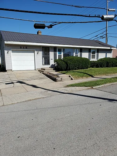 215 Edgewood Ave Photo 1
