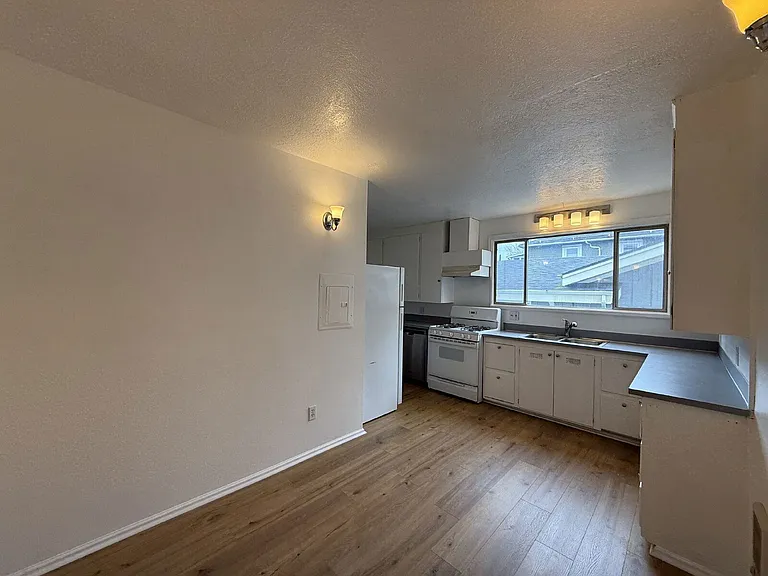 777 W 10th Ave #A — Photo 10