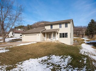 348 Regent Dr, La Crescent, MN 55947