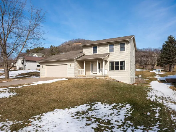 348 Regent Dr, La Crescent, MN 55947