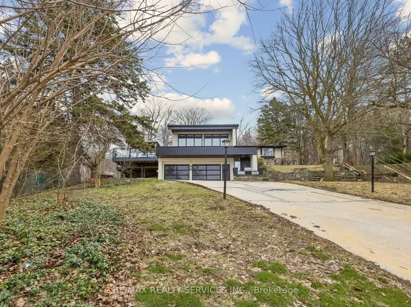 3 Chicopee Ter, Kitchener, ON N2A 1T2