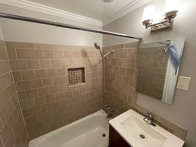 1040 Prouty Way — Photo 8