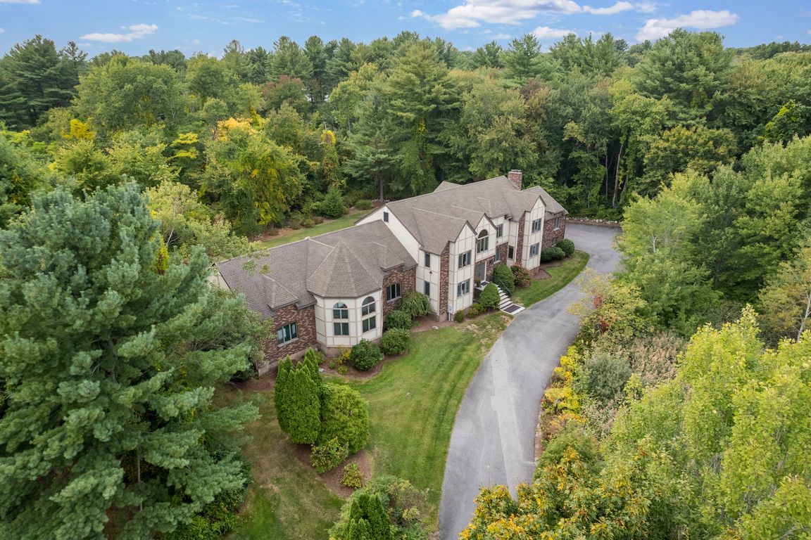 7 Orchard Crossing, Andover, MA 64
