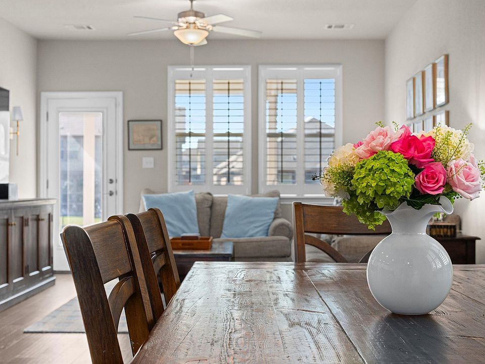 1st image of 280 Pepperbark Loop