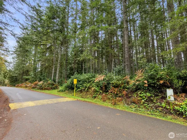 5 Larson Lane NW, Seabeck, WA 98380