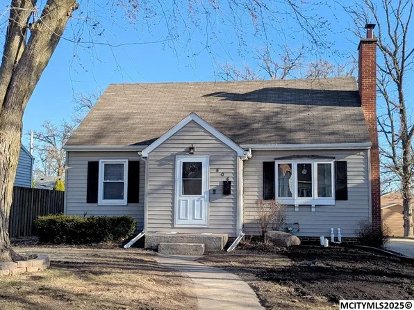 806 16th St NE, Mason City, IA 50401