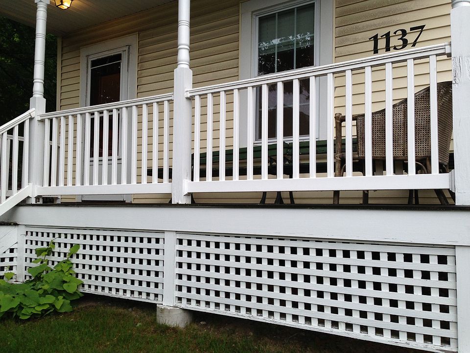 Farmer's Porch